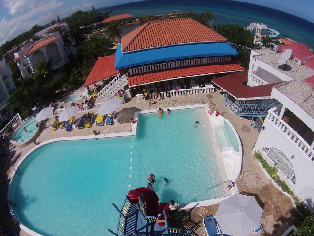 רנאוויי ביי Franklyn D Resort & Spa All Inclusive מראה חיצוני תמונה