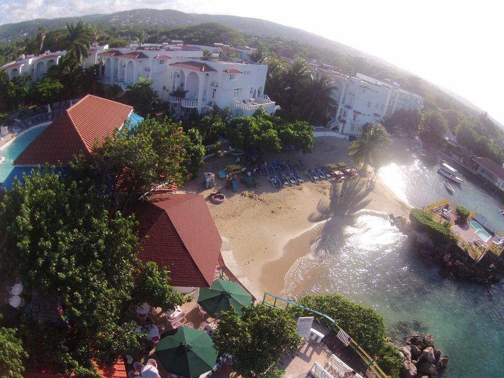 רנאוויי ביי Franklyn D Resort & Spa All Inclusive מראה חיצוני תמונה
