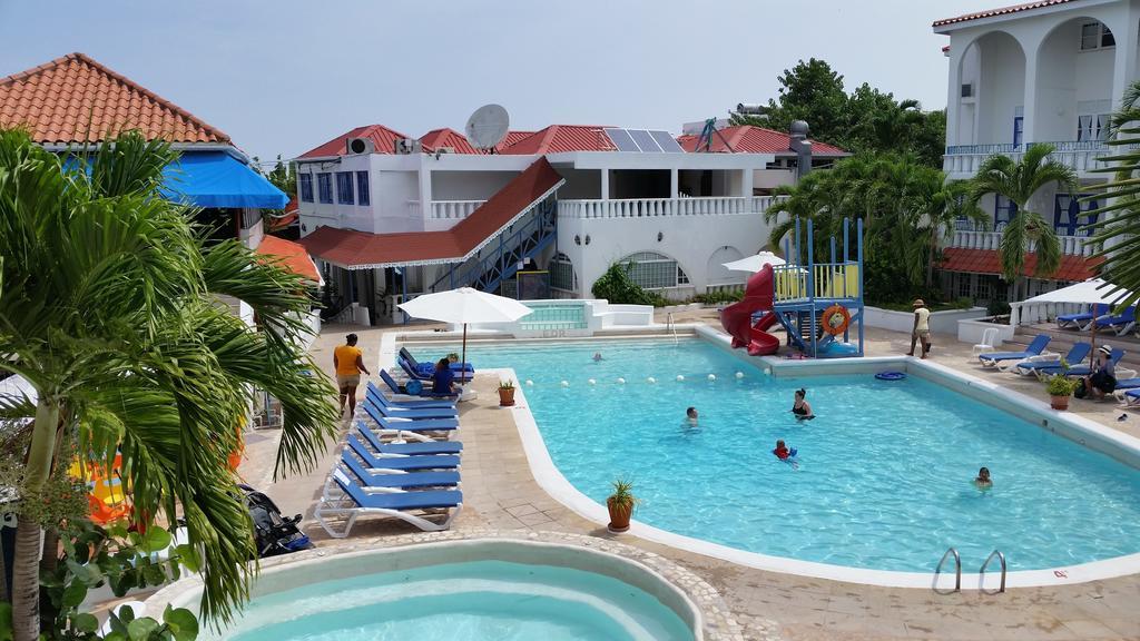 רנאוויי ביי Franklyn D Resort & Spa All Inclusive מראה חיצוני תמונה