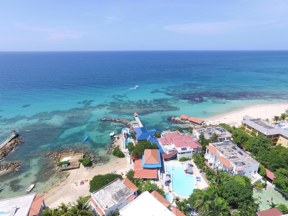 רנאוויי ביי Franklyn D Resort & Spa All Inclusive מראה חיצוני תמונה