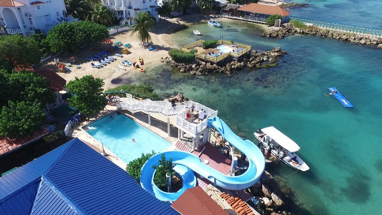 רנאוויי ביי Franklyn D Resort & Spa All Inclusive מראה חיצוני תמונה
